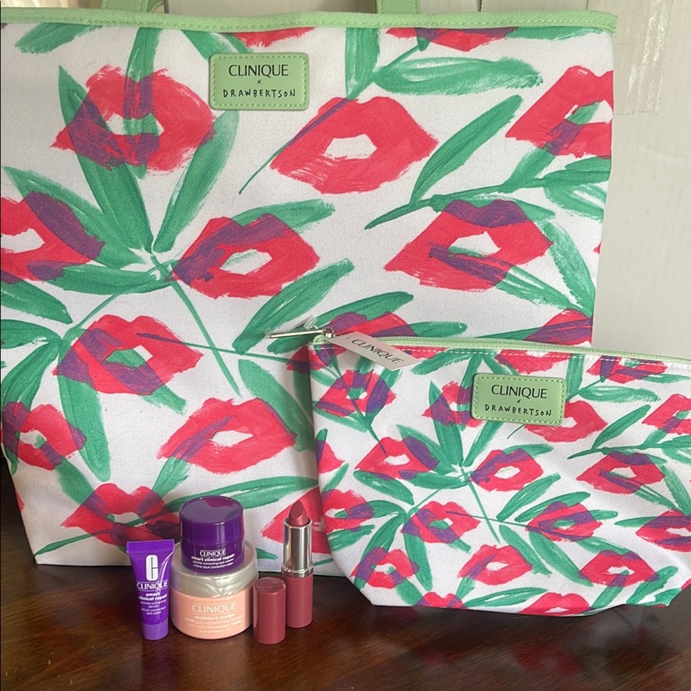 Clinique Bundle with Tote and Make Up Cae